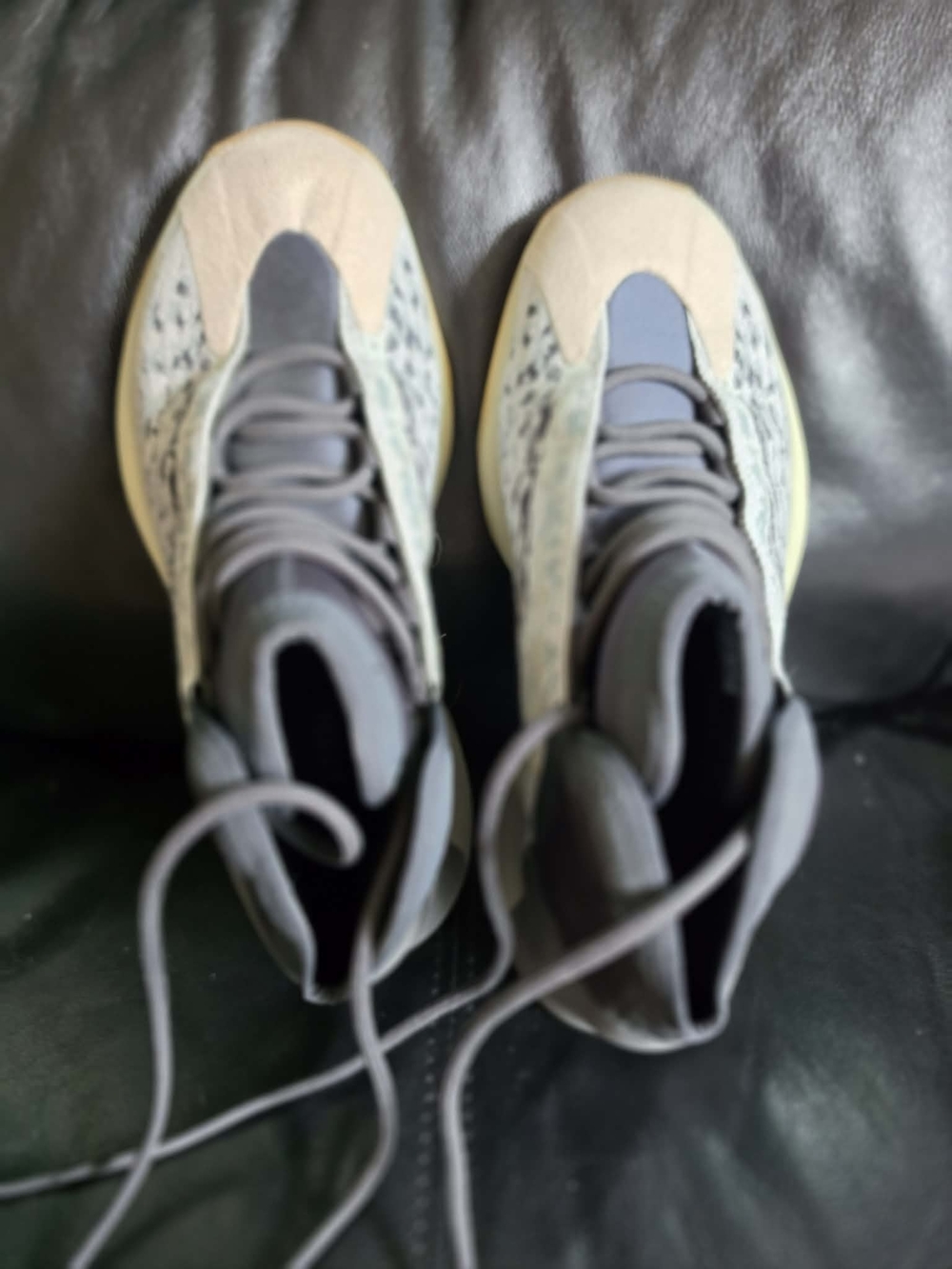 Like New Yeezy Quantum YZY QNTM Sea Teal Sz 9 with original  Box
